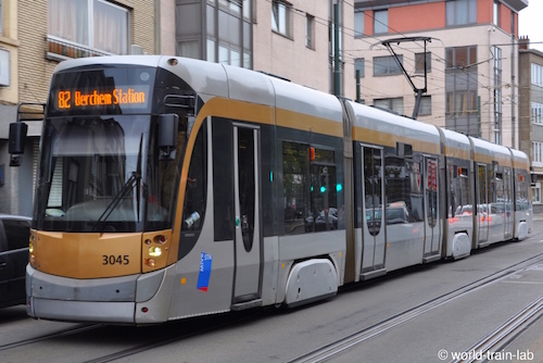 ブリュッセル市内を走行する Tram