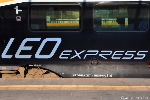 LEO EXPRESS ロゴ