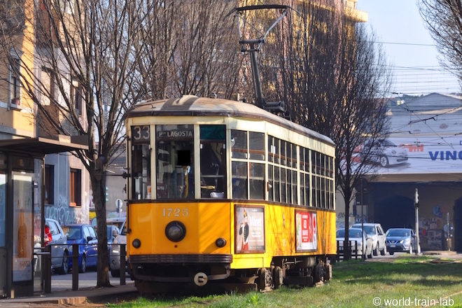 ミラノ近郊を走行する 1500型