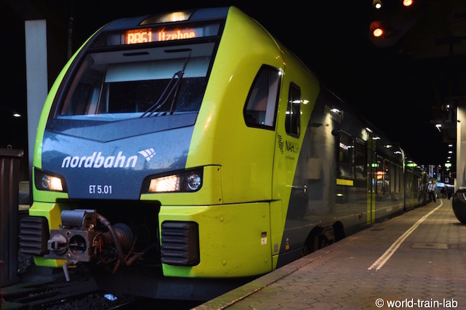 ハンブルク駅で発車を待つ RB61